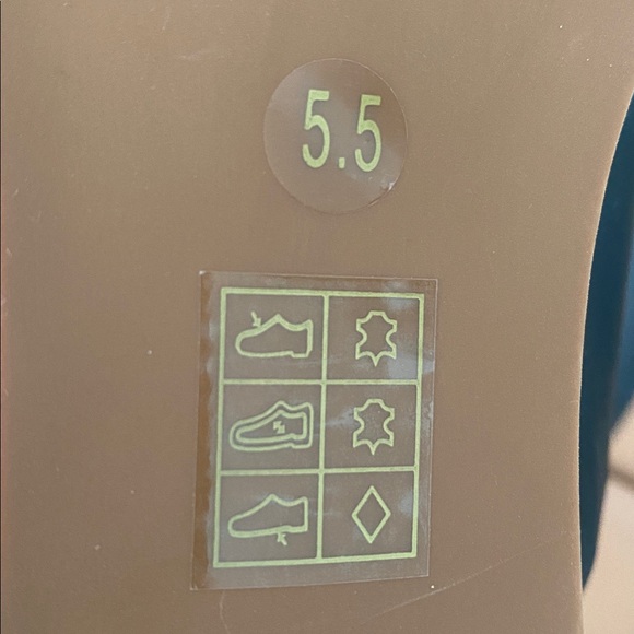 Tory Burch Black Leather Toe-Ring Slide Sandals Gold Hardware Sz 5.5 Chic NWOB - Picture 10 of 12